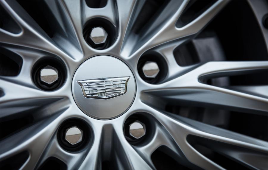 Эскиз Cadillac CT4 Premium Luxury 2019 года  (фото 9 из 28)
